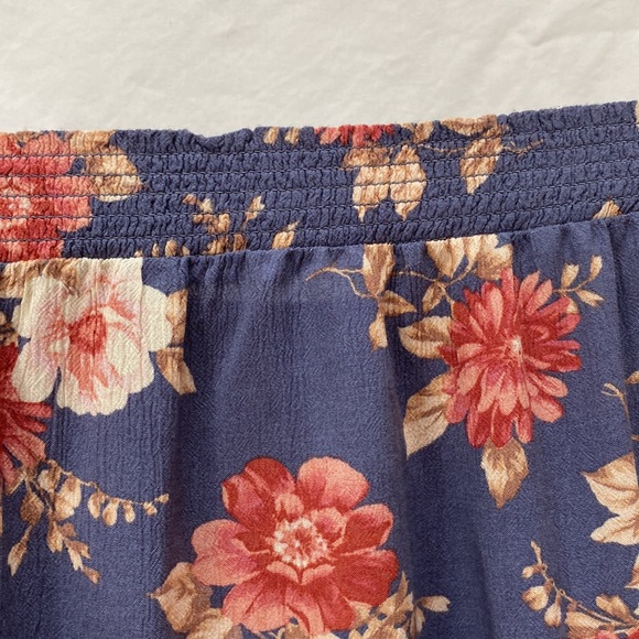 Women’s American Eagle Outfitters floral long-sleeve blouse. Size small. - Picture 6 of 7